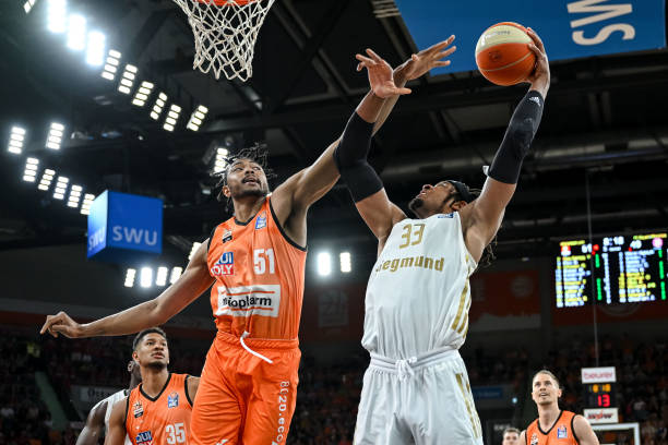 是牵动全球 是牵动全球